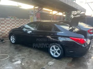 Hyundai Sonata 2011 Black