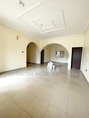 3bdrm Block of Flats in Wuye for rent