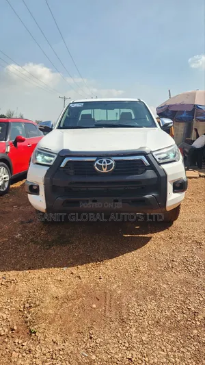 Toyota Hilux 2013 White