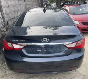 Hyundai Sonata GLS Sedan FWD (2.4L 4cyl 6A) 2012 Blue