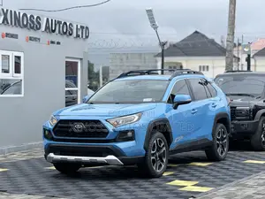 Toyota RAV4 Adventure 2019 Blue