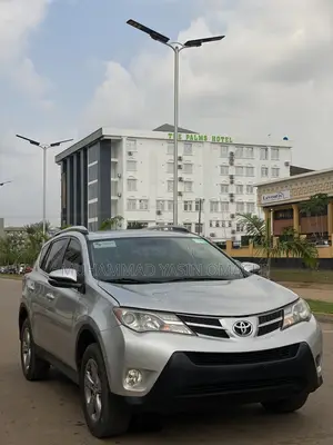 Toyota RAV4 Limited AWD (2.5L 4cyl 6A) 2017 Silver