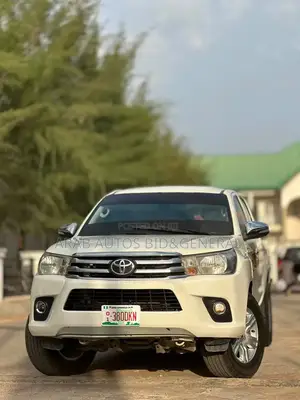 Toyota Hilux 2017 White