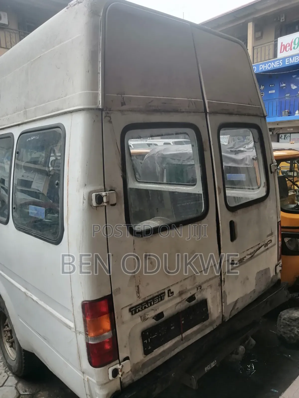 Ford Transit 2000 White