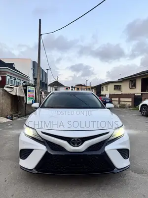 Toyota Camry 2019 White