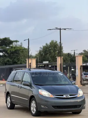 Toyota Sienna Limited 7 Passenger 2011 Gray