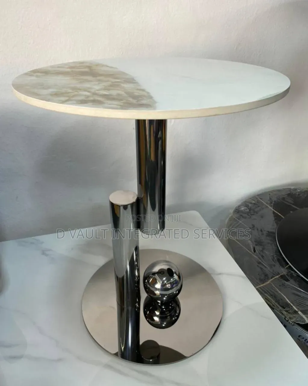 Sides Stool / Marble Corner Y