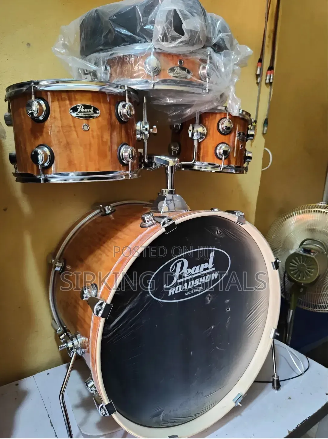 Pearl Roadshow Quality Professional Drum Set