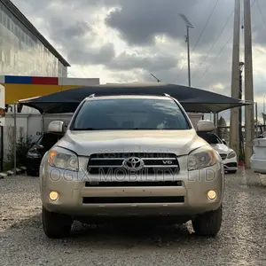 Toyota RAV4 2008 Gold