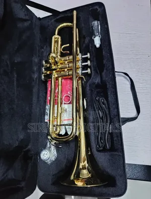 Yamaha Gold Trumpet With Complete Accessories