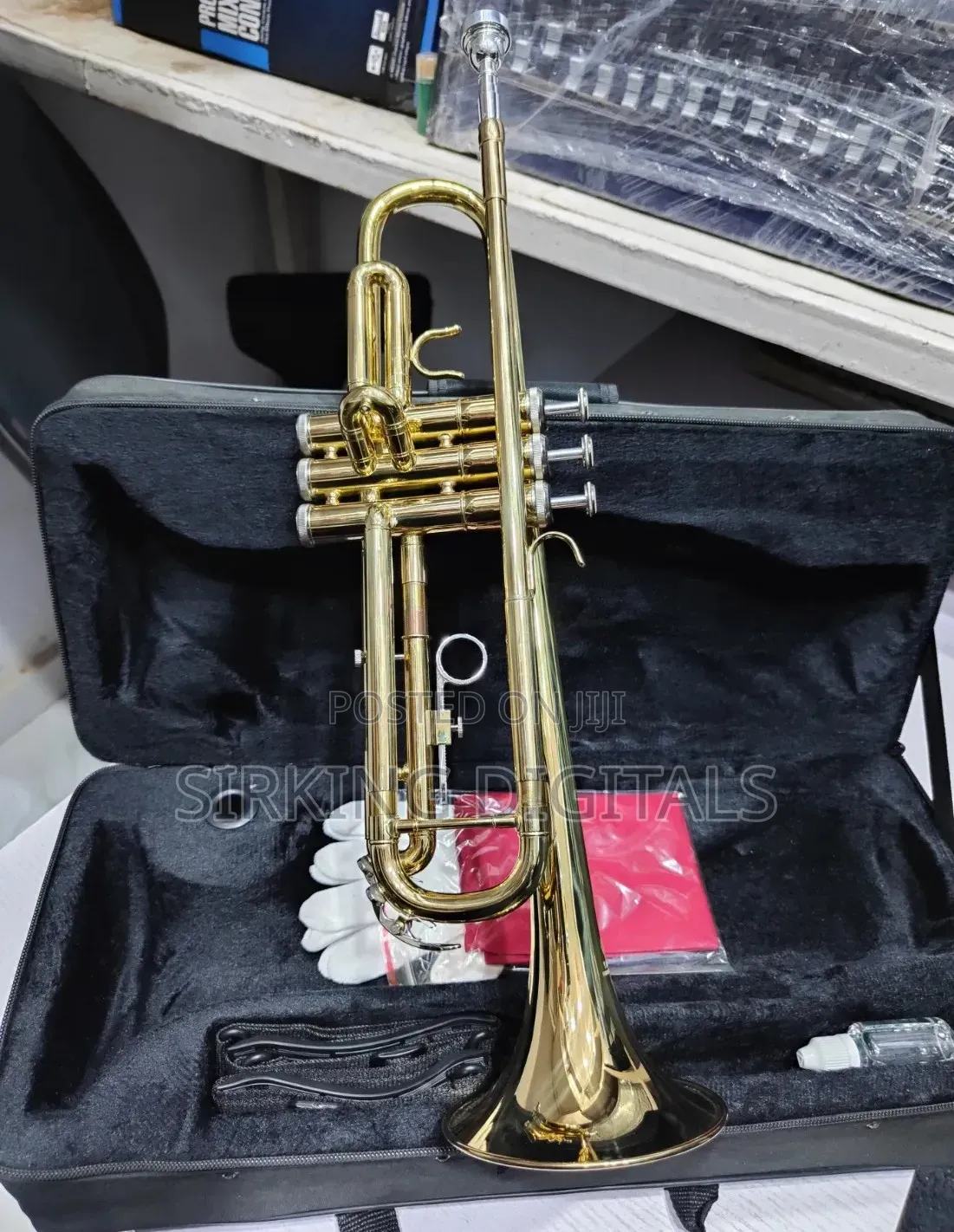 Yamaha Gold Trumpet With Complete Accessories