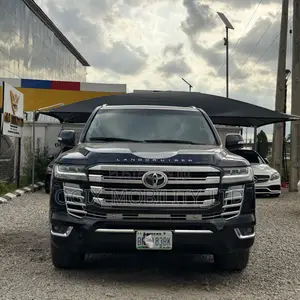 Toyota Land Cruiser 2012 Black