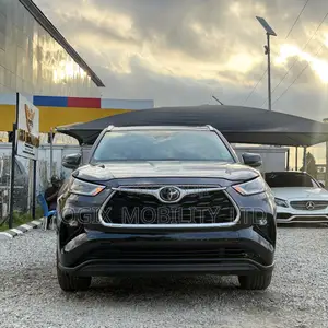 Toyota Highlander XLE 2021 Black