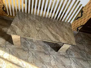 Center Rug and Table