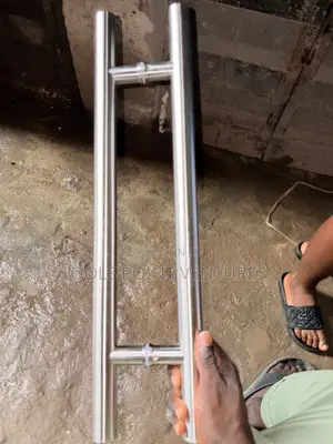 Stainless Steel Pull Handle (600mm Back-to-Back Glass Door Handle)
