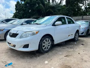 Toyota Corolla 2009 White
