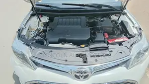 Toyota Avalon Limited 4dr Sedan (3.5L 6cyl 6A) 2015 White