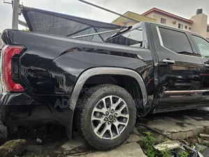 Toyota Tundra 2023 Black