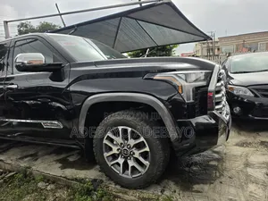Toyota Tundra 2023 Black