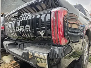 Toyota Tundra 2023 Black