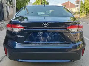 Toyota Corolla LE 2021 Blue