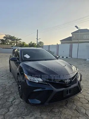 Toyota Camry SE (2.5L 4cyl 8A) 2019 Green
