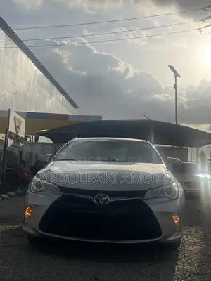 Toyota Camry 2017 Silver