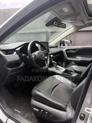 Toyota RAV4 XLE AWD 2024 Gray