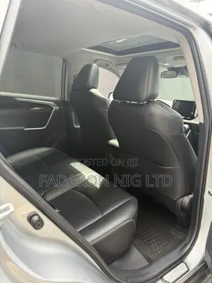 Toyota RAV4 XLE AWD 2024 Gray