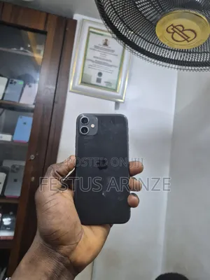 Apple iPhone 11 64 GB Black