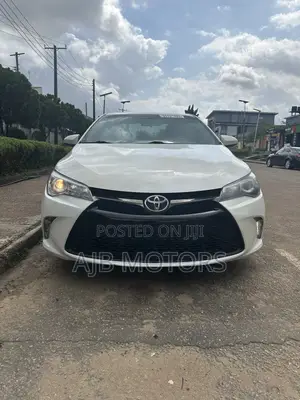 Toyota Camry XSE 4dr Sedan (2.5L 4cyl 6A) 2015 White