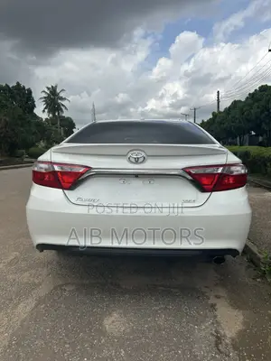 Toyota Camry XSE 4dr Sedan (2.5L 4cyl 6A) 2015 White