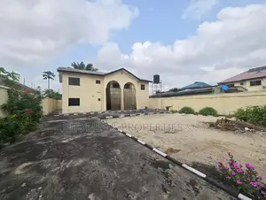 3bdrm Apartment in Majek, Ajah for rent