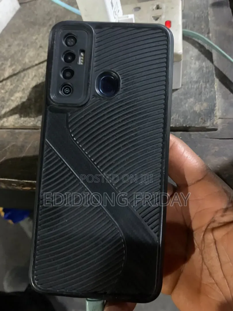 Tecno Camon 18i 128 GB Blue