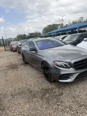 Mercedes-Benz E300 2018 Black