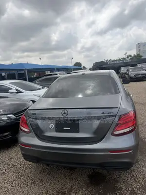 Mercedes-Benz E300 2018 Black