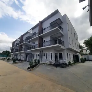 4bdrm Townhouse/Terrace in Zone 4 / Wuse for sale