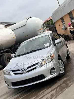Toyota Corolla 2012 Silver