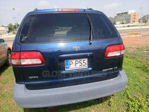 Toyota Sienna 2002 Blue