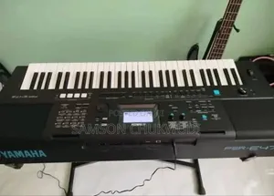 Yamaha PSR E473