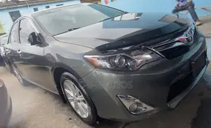 Toyota Camry XLE 4dr Sedan (3.5L 6cyl 6A) 2014 Blue