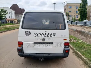 Volkswagen Transporter 2004 White