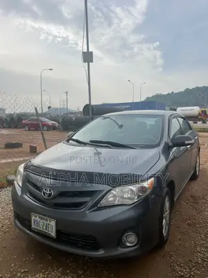 Toyota Corolla LE 4dr Sedan (1.8L 4cyl 4A) 2012 Gray