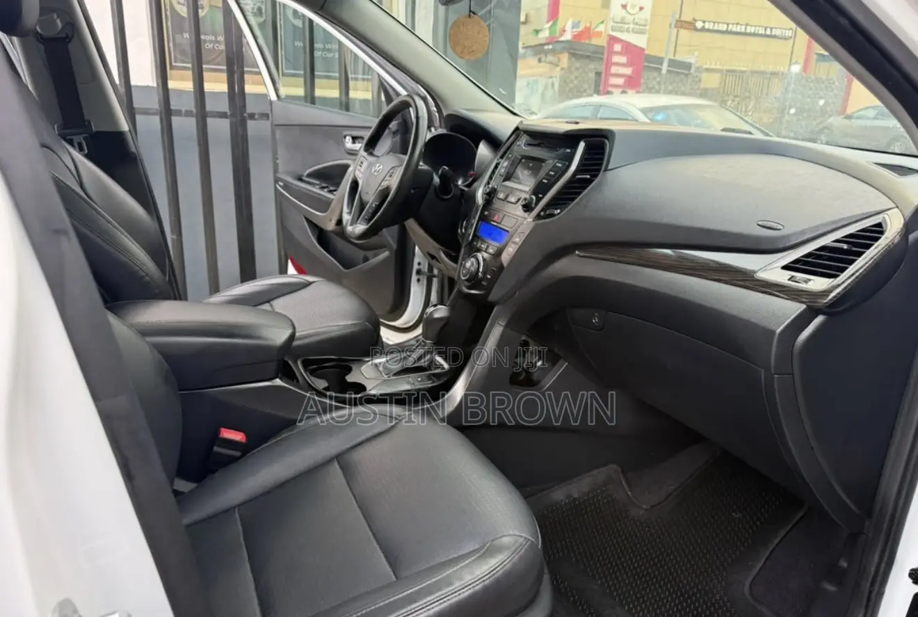 Hyundai Santa Fe 2016 White