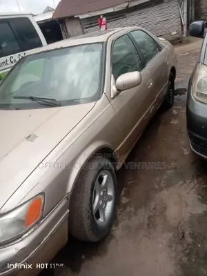 Toyota Camry Automatic 1999 Gold