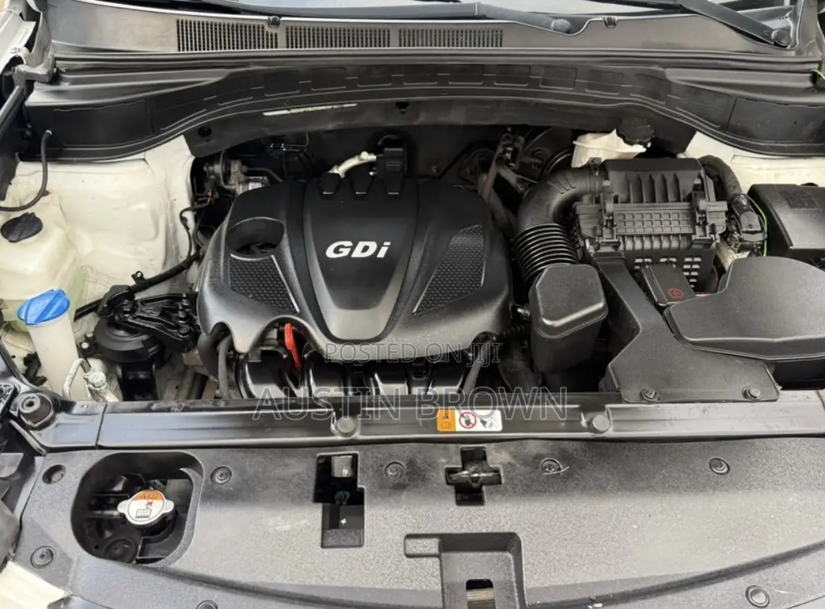 Hyundai Santa Fe 2016 White