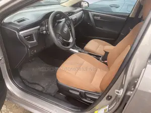 Toyota Corolla LE Eco 4dr Sedan (1.8L 4cyl CVT) 2015 Gold
