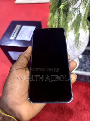 Vivo Y22s 128 GB Blue