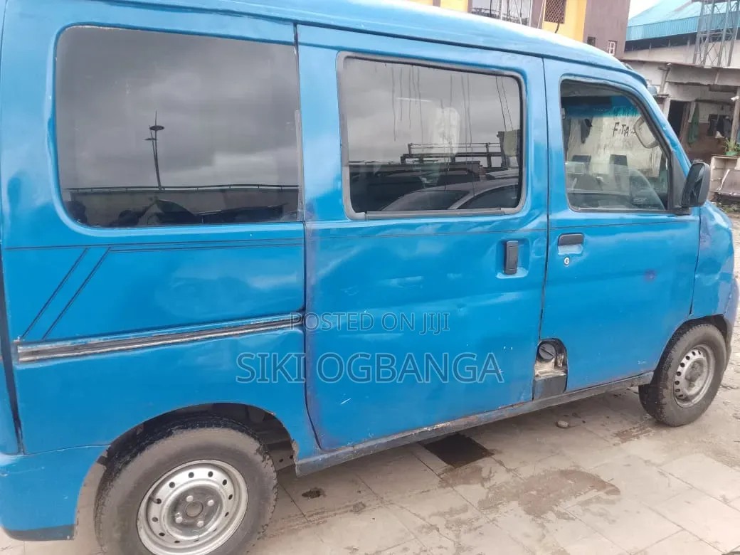 Daihatsu Hijet 2012 Blue