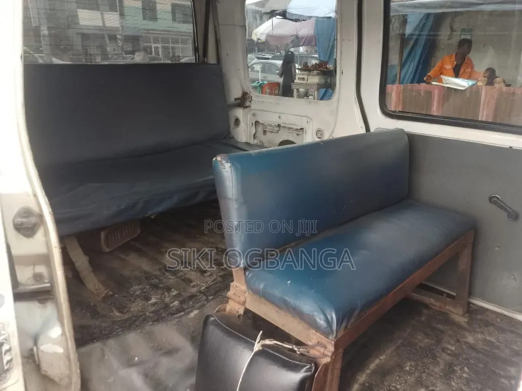 Daihatsu Hijet 2012 Blue